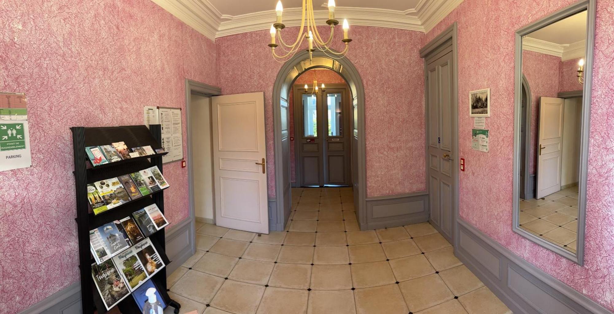 Saint-Denis-de-Gastines Chateau Du Bourg المظهر الخارجي الصورة
